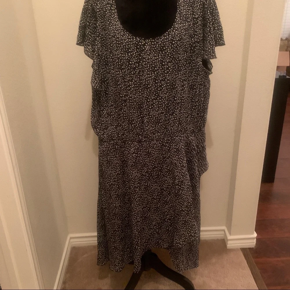 Black and White Signature Collection Dress - Picture 3 of 5